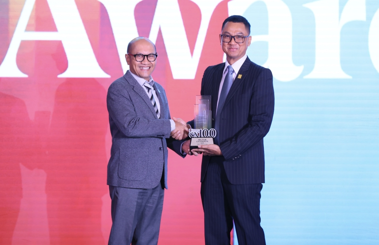Transformasi Berorientasi Pelanggan, PLN Raih Sector Champion dan Runner Up BUMN Layanan Terbaik Danantara Indonesia CX100 Award 2026