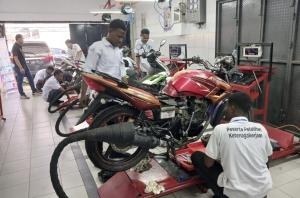 Astra Motor Papua Bekali 10 Putra Asli Papua dengan Keterampilan Perbengkelan Sepeda Motor