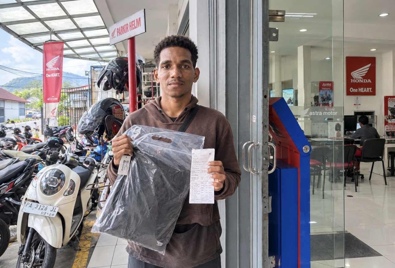 Special Akhir Bulan Servis di Astra Motor Entrop, Tanah Hitam dan Sentani Dapatkan Free Raincoat Apparel ADV